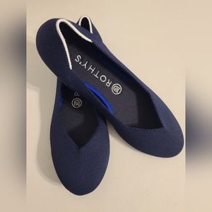 Rothy round toe NAVY flats BN size 8